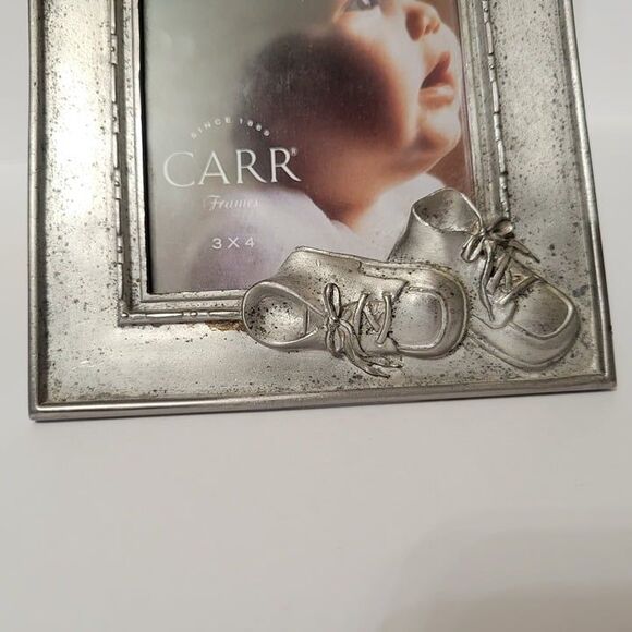1997 Pewter Carr Frames for 3"x 4" Photo Easel Back Embossed Trim & Baby Shoes - Picture 3 of 4